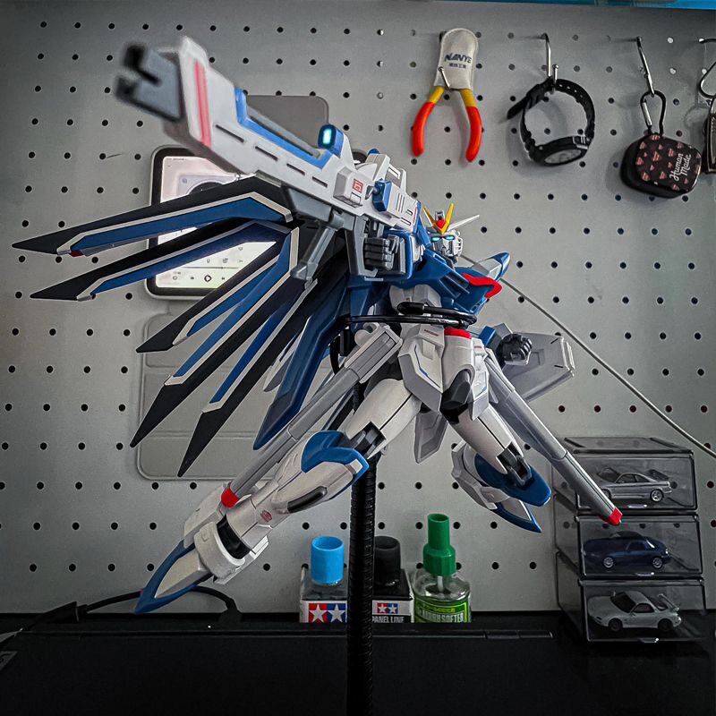 1/144 HG Scale Mecha Plastic M - огляд і ціна Bandai Gundam Rg